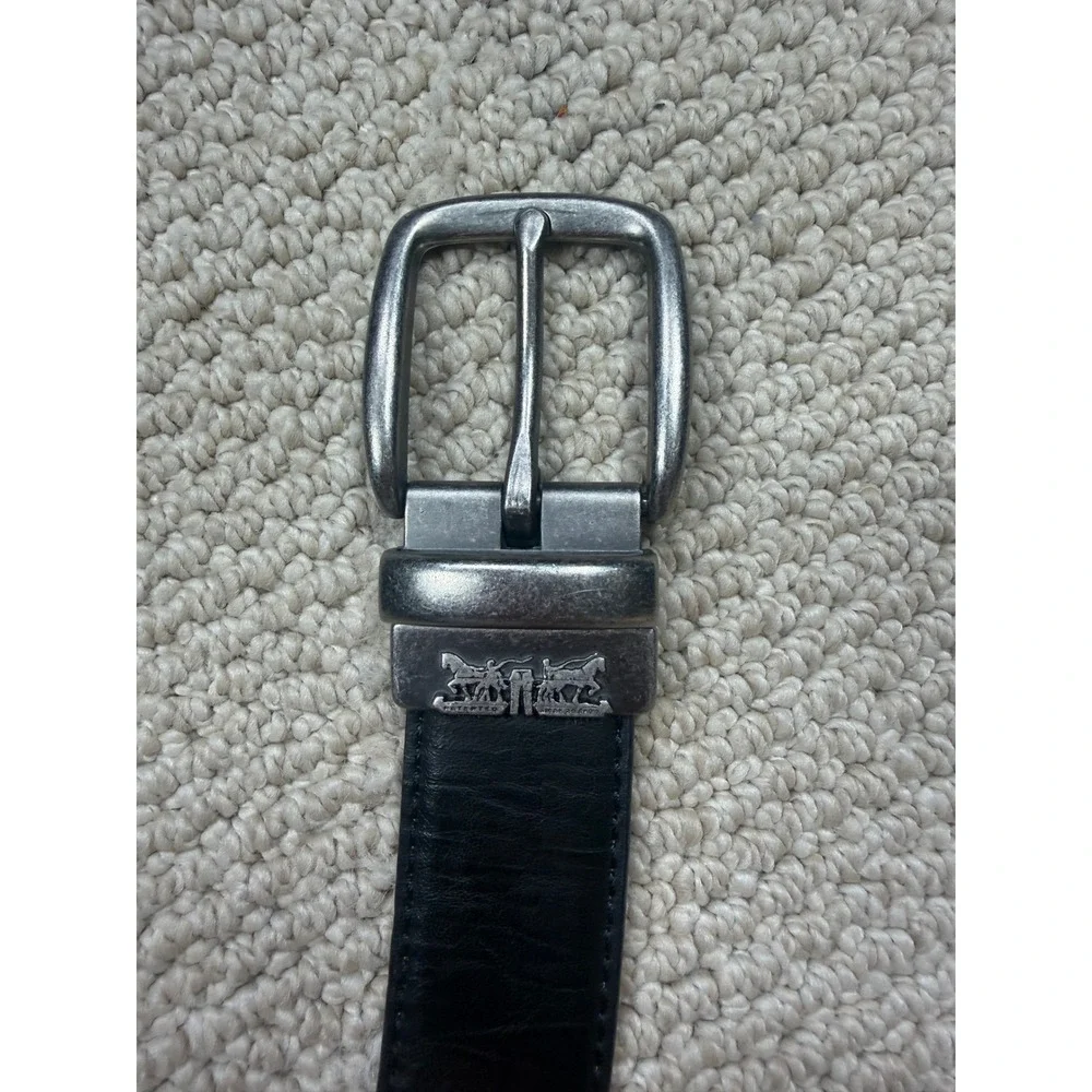 Levi's Reversible Black Brown Leather Belt Silver Buckle Size 42/44